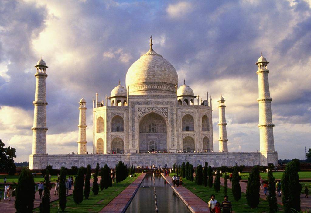 Front View of the Taj Mahal